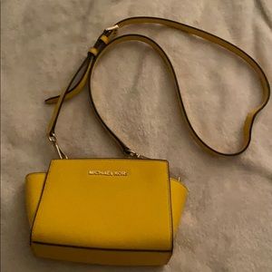 Michael Kors Mustard crossbody bag